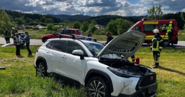 THL 1 – Verkehrsunfall auf der St 2132 in Außenried