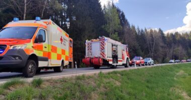 THL 1 Unfall mit Motorrad auf der St 2135 Höhe Langbruck