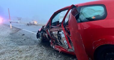 THL 1 Verkehrsunfall auf der REG 5 bei March mit 2 PKW