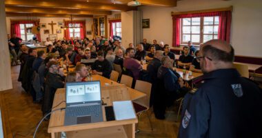 Seminar zur Vegetationsbrandbekämpfung und rechtlichen Grundlagen in Altnußberg
