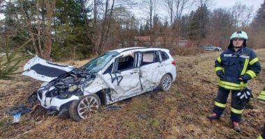 THL 3 VU #1 oder 2 PKW, Person eingeklemmt – St 2132 zwischen Zwiesel und Frauenau