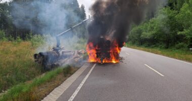 B 2 – Brand eines LKW Anhängers auf der St 2132 Höhe Füllersäge