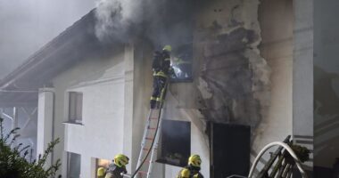 B 4 – Vierjähriges Mädchen stirbt bei Wohnhausbrand in Bodenmais